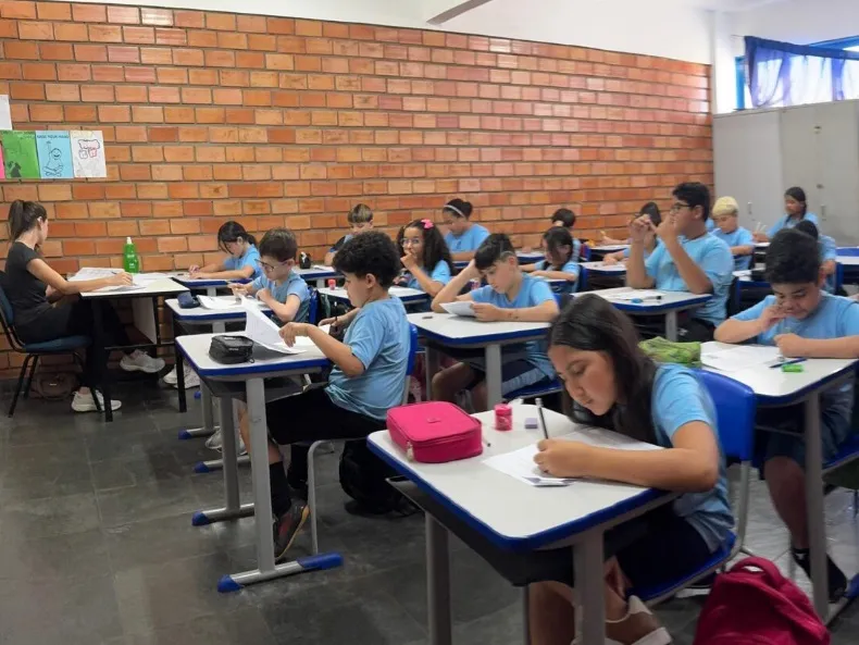 Rede municipal de ensino aplica simulado para aproximadamente 80 mil alunos 