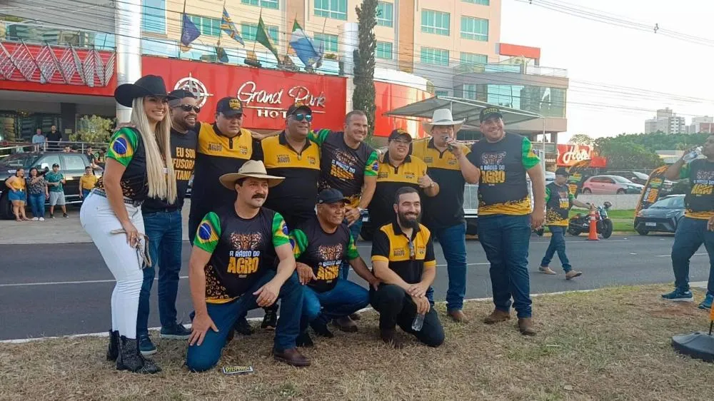 Difulsora Pantanal fez adesivaço em comemoração ao dia do Radialista 