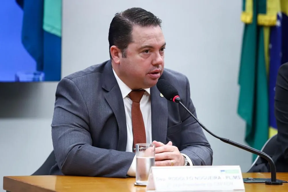Rodolfo Nogueira denuncia ministro da Educação ao TCU por destinar 100% das vagas de curso de Medicina a integrantes do MST